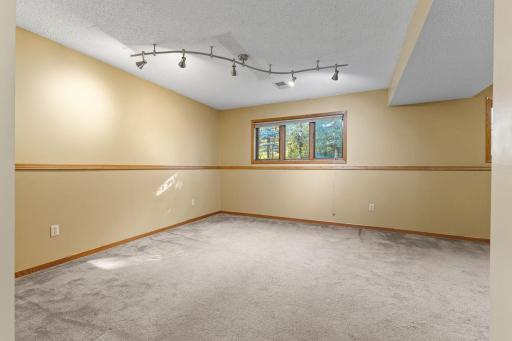469 Campbell Lane NW, Hutchinson, MN 55350