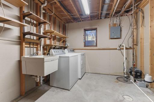 469 Campbell Lane NW, Hutchinson, MN 55350
