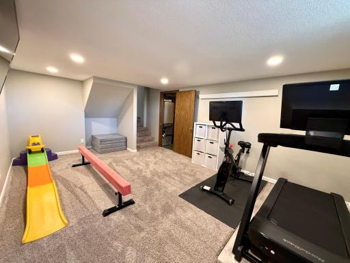 Bonus Room to Stairs