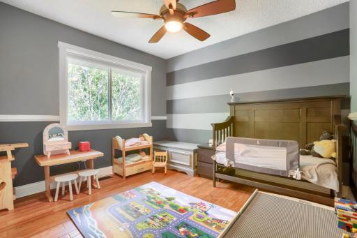 2358 Holly Ave N - Web Quality - 025 - 21 Bedroom.jpg