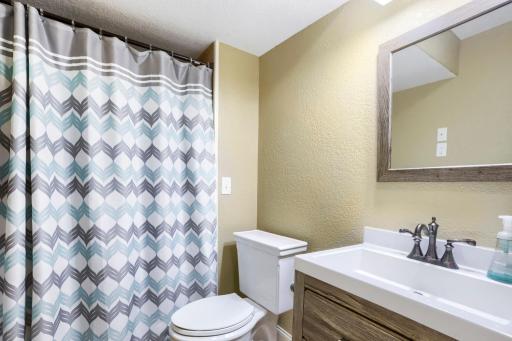 2358 Holly Ave N - Web Quality - 027 - 23 Bathroom.jpg