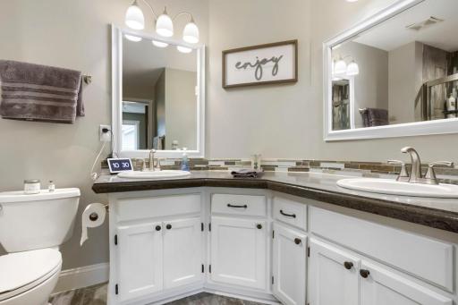 2358 Holly Ave N - Web Quality - 020 - 16 Primary Bathroom.jpg