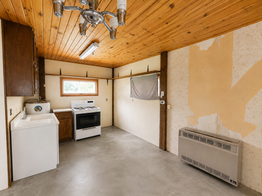 8996 Saint Croix Trail, North Branch, MN 55056