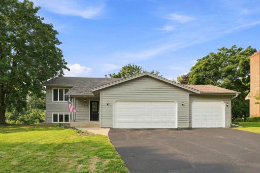 Photo for 1213 W 158th Street, Burnsville, MN 55306 - listing #7126378 1213 W 158th Street, Burnsville, MN 55306