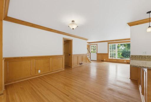 08_Dining_Vacant.jpg