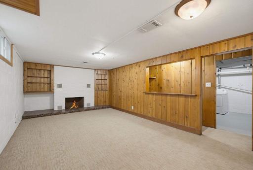 23_Lower_Level_Vacant.jpg