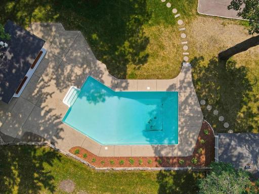 29_Drone_09_Pool_Overhead.jpg