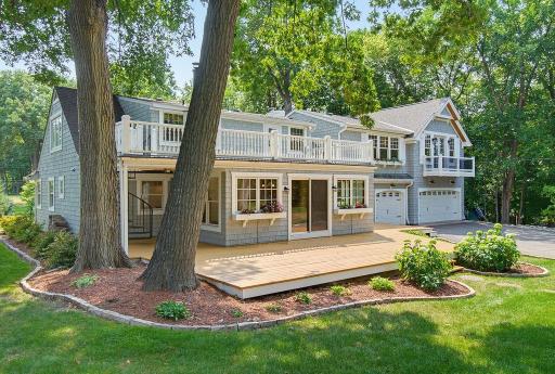 25_Photo_15_Rear_Exterior_Deck.jpg