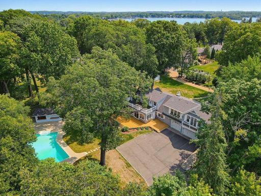 04_Drone_13_House_Pool_Lake.jpg