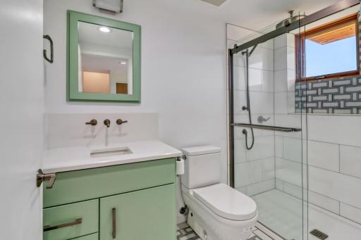 Guesthouse_bathroom1_1.jpg