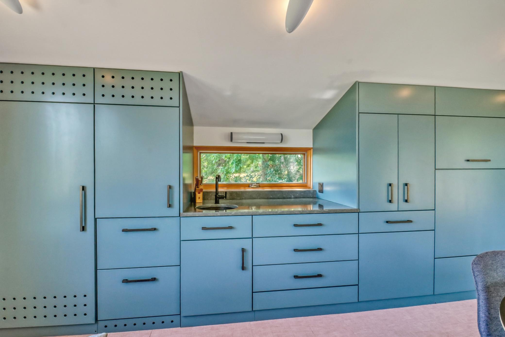 Guesthouse_Kitchen1_3.jpg