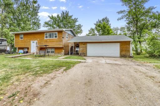 105 6th Street, Christine, ND 58015