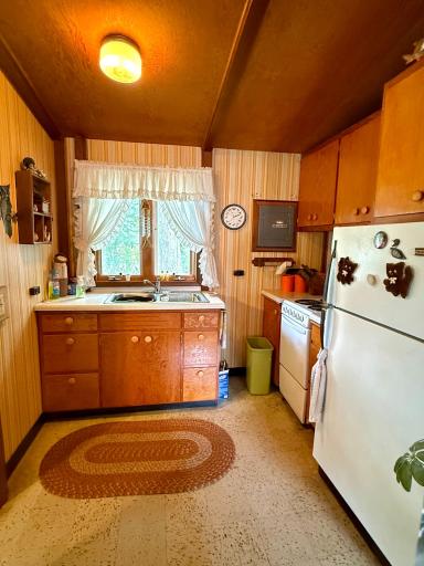 Quaint charming kitchen