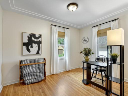 12 - Bedroom.jpg