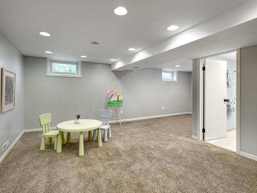 20 - Family Room.jpg