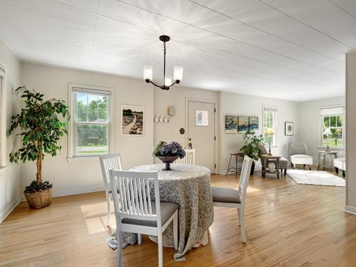 6 - Dining Room.jpg