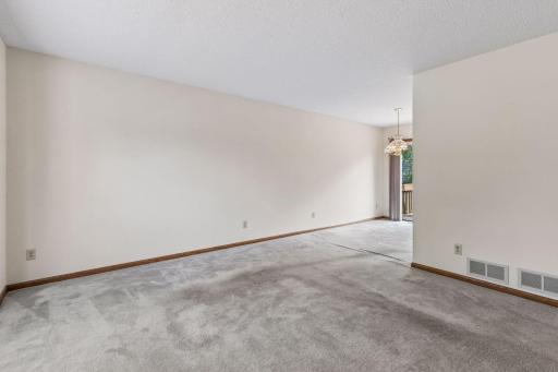 972 Pointe Way, Eagan, MN 55123