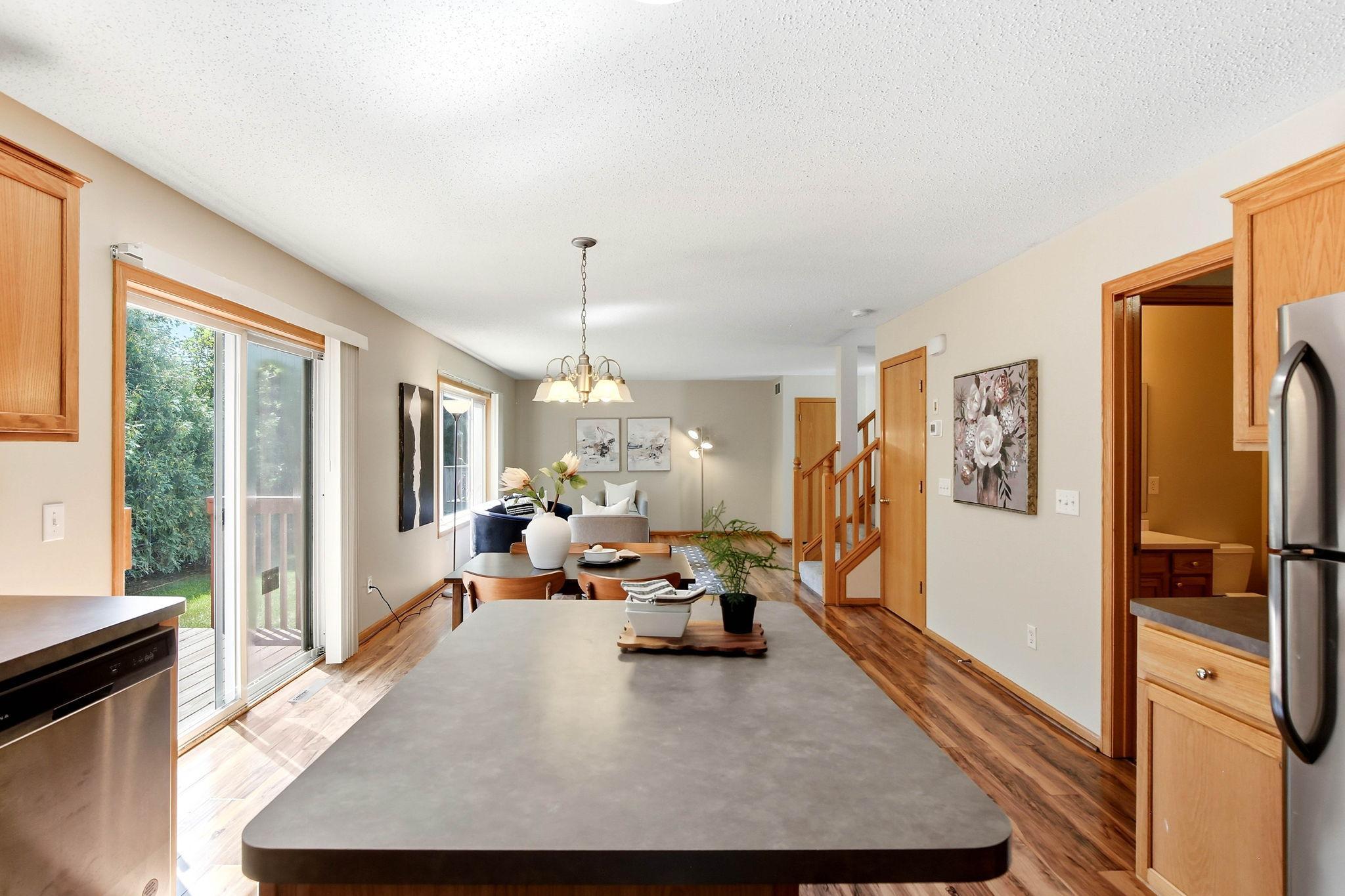 ISLAND FOR EXTRA COUNTER SPACE