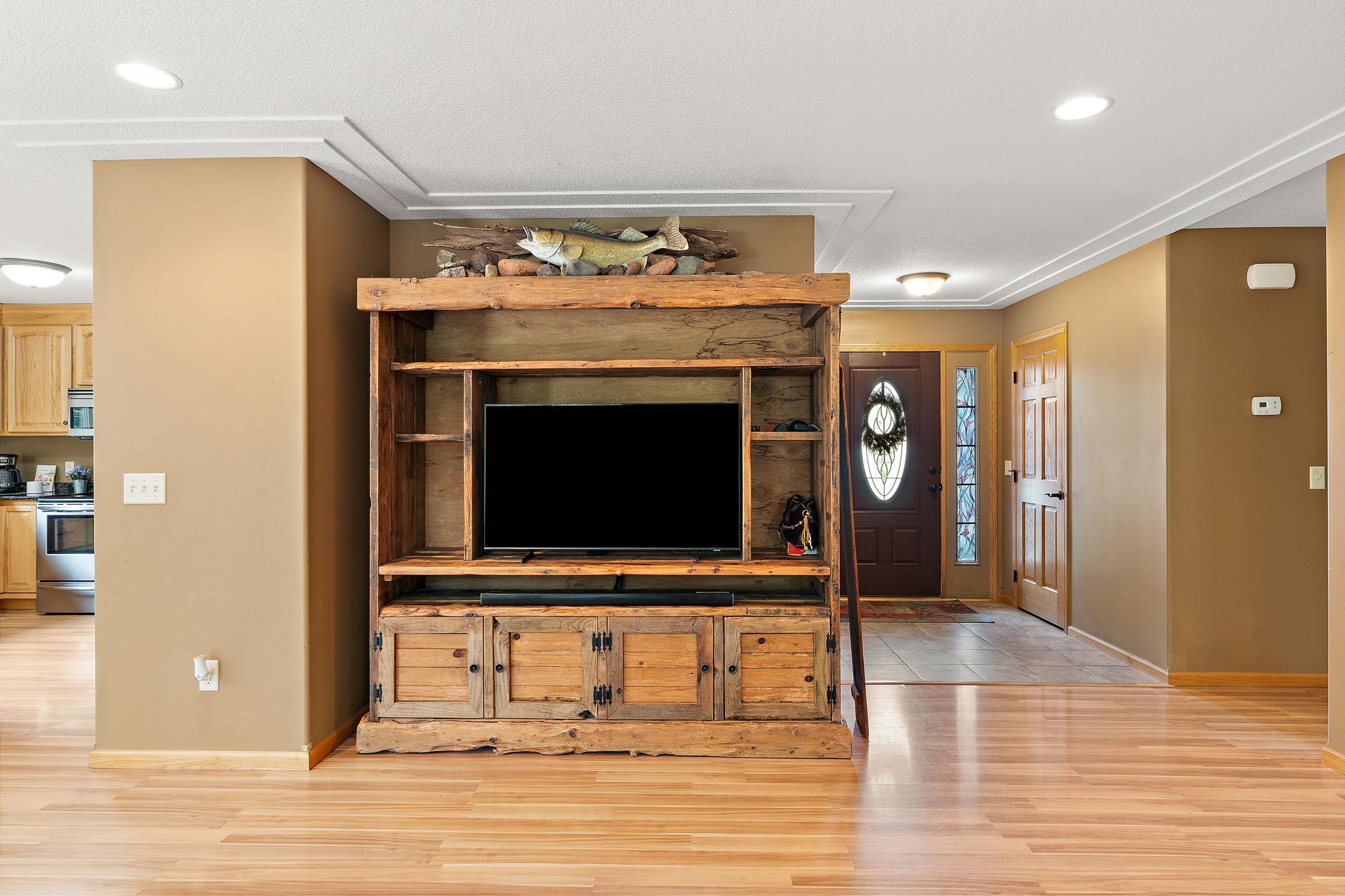Living Room/Entry