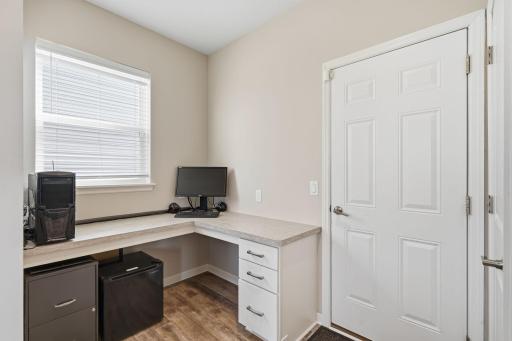 5505 Annapolis Lane N, Plymouth, MN 55446