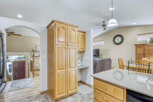 Kitchen1_5 (5).JPG