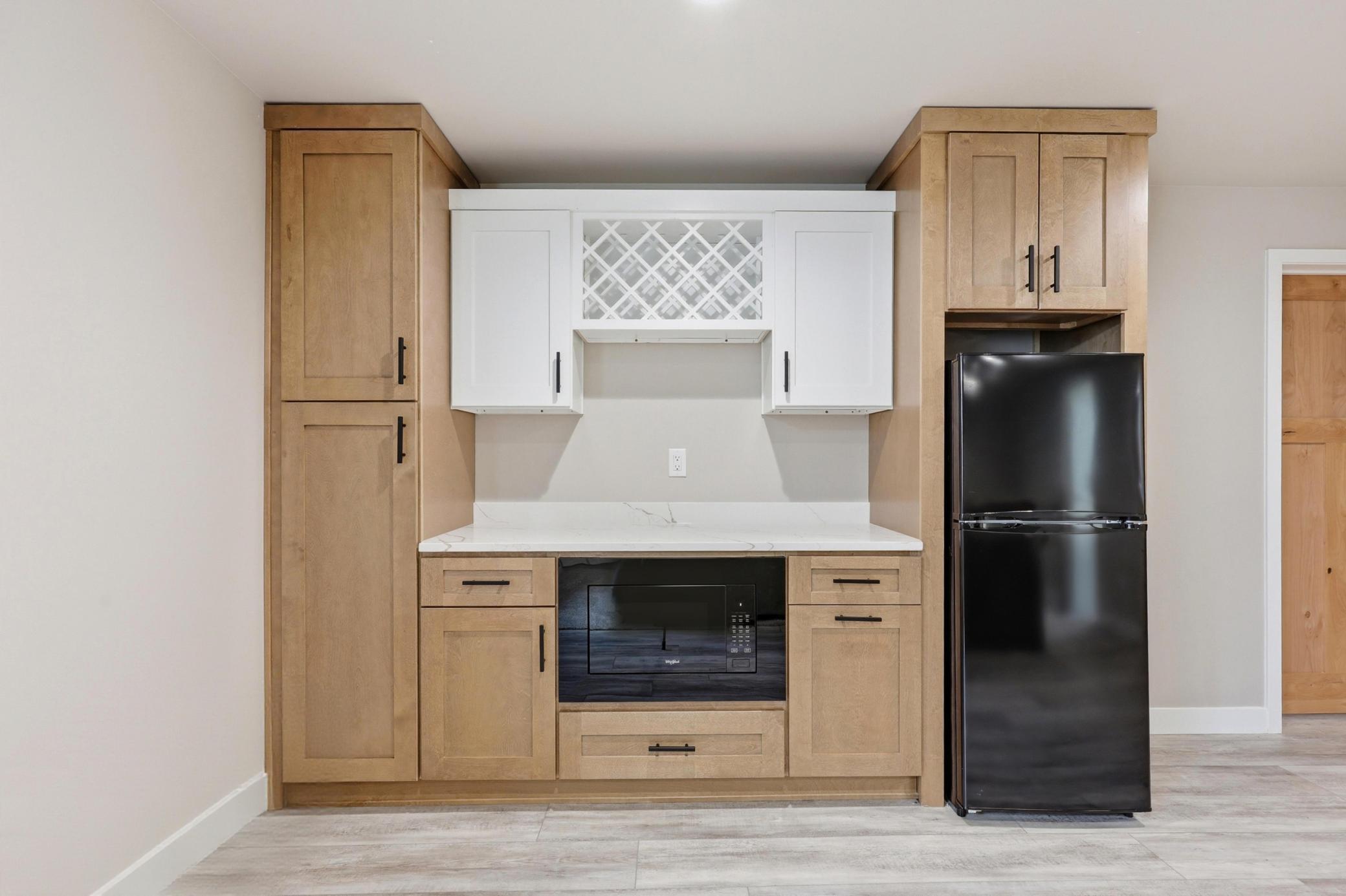 Family Room/Wet Bar