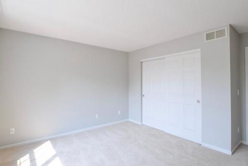9000 Comstock Lane N, Maple Grove, MN 55311