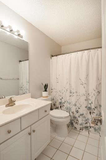 9000 Comstock Lane N, Maple Grove, MN 55311