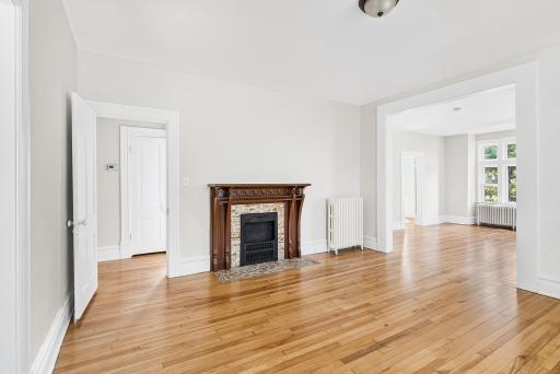 891 Hudson Road, Saint Paul, MN 55106