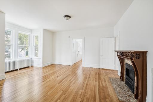 891 Hudson Road, Saint Paul, MN 55106