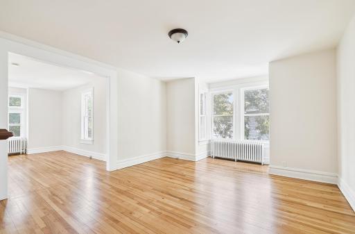 891 Hudson Road, Saint Paul, MN 55106