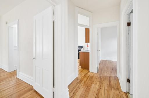 891 Hudson Road, Saint Paul, MN 55106