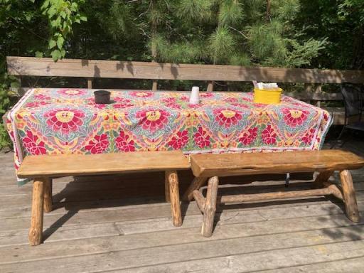 picnic table