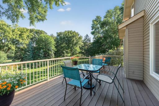 2277 Moreland Court E, Maplewood, MN 55119