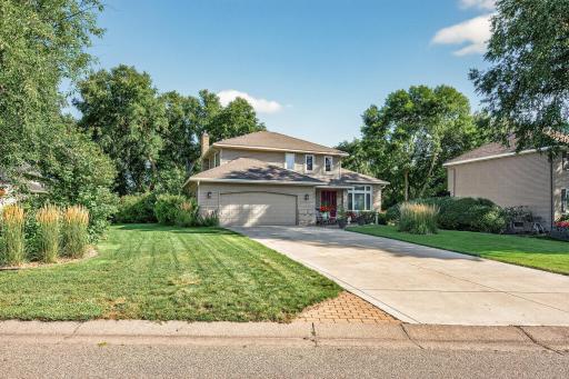 2277 Moreland Court E, Maplewood, MN 55119