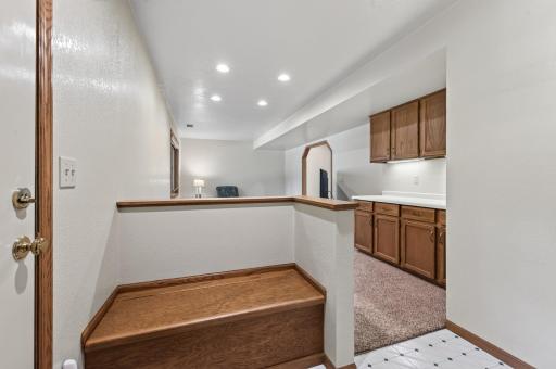 2277 Moreland Court E, Maplewood, MN 55119