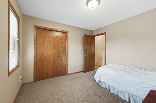 2277 Moreland Court E, Maplewood, MN 55119