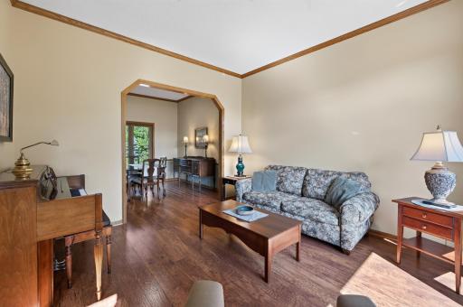 2277 Moreland Court E, Maplewood, MN 55119