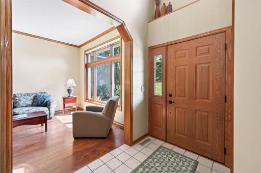 2277 Moreland Court E, Maplewood, MN 55119