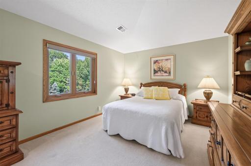 2277 Moreland Court E, Maplewood, MN 55119
