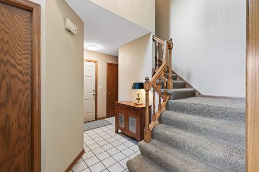 2277 Moreland Court E, Maplewood, MN 55119