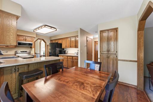 2277 Moreland Court E, Maplewood, MN 55119