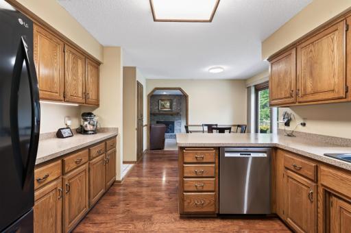2277 Moreland Court E, Maplewood, MN 55119