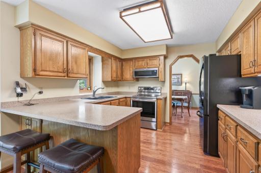 2277 Moreland Court E, Maplewood, MN 55119