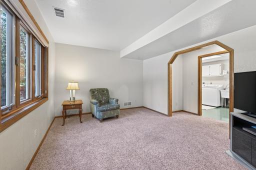 2277 Moreland Court E, Maplewood, MN 55119