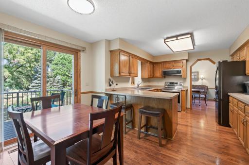 2277 Moreland Court E, Maplewood, MN 55119