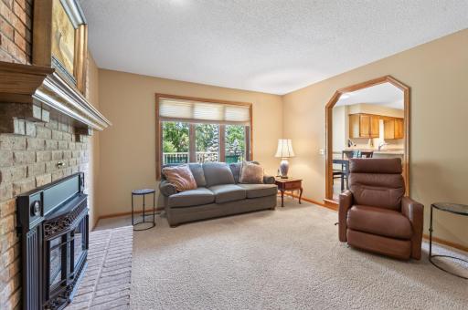 2277 Moreland Court E, Maplewood, MN 55119
