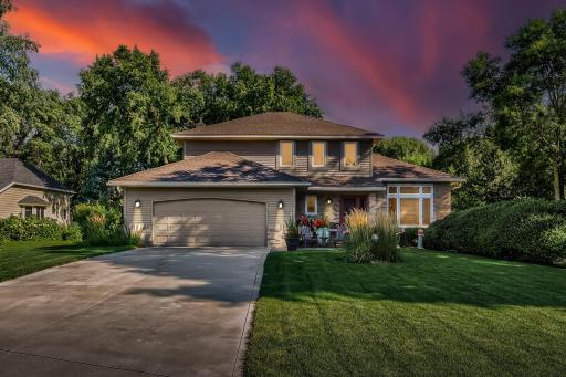 2277 Moreland Court E, Maplewood, MN 55119