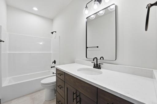 909 Acorn Court, Hudson, WI 54016