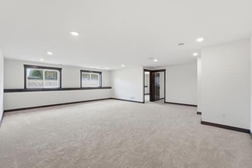 909 Acorn Court, Hudson, WI 54016